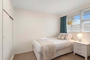 2 bedrooms, iron/ironing board, WiFi, bed sheets