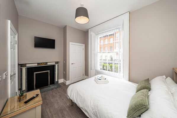 Desk, laptop workspace, free WiFi