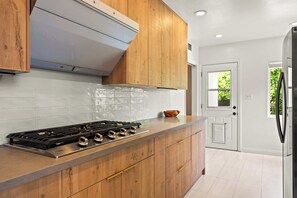 3 bedrooms, Internet - Modern Serenity Near LA Tranquil 3BR Stay (La Puente)