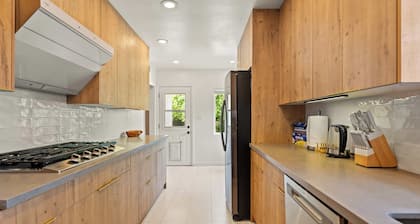 Modern Serenity Near LA Tranquil 3BR Stay