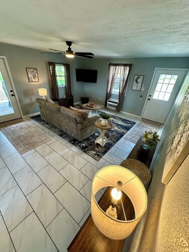 Cozy 1-Bedroom Cottage in Ozark