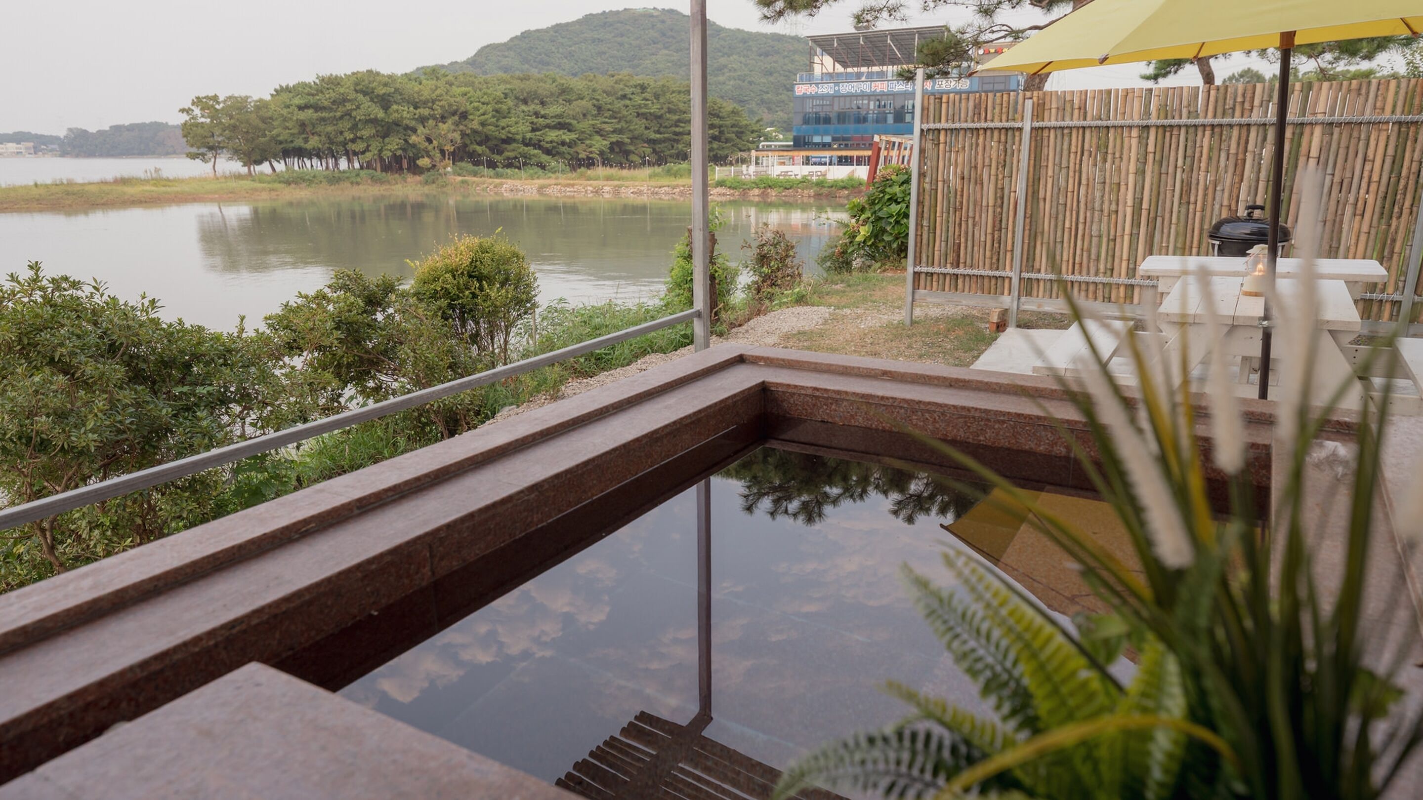 Chambre de base, 1 chambre (Cello (Ocean View, Jacuzzi, BBQ)) | 1 chambre, accès au Wi-Fi (inclus)