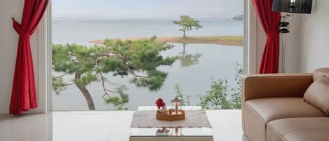 Basic Room, 1 Bedroom (Tuba (Ocean View, Jacuzzi, BBQ))