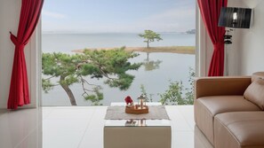 Basic Room, 1 Bedroom (Tuba (Ocean View, Jacuzzi, BBQ))