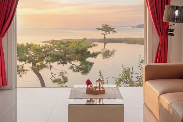 Basic Room, 1 Bedroom (Tuba (Ocean View, Jacuzzi, BBQ)) | 1 bedroom, free WiFi