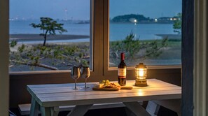 Rom – basic, 1 soverom (Tuba (Ocean View, Jacuzzi, BBQ)) | 1 soverom og wi-fi (inkludert)