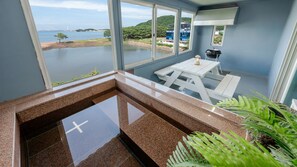 Basic Room, 1 Bedroom (Bassoon (Ocean View, Jacuzzi, BBQ))