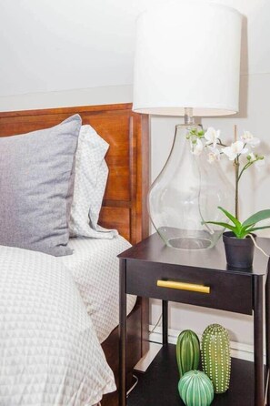 4 Schlafzimmer, Schreibtisch, Bügeleisen/Bügelbrett, WLAN