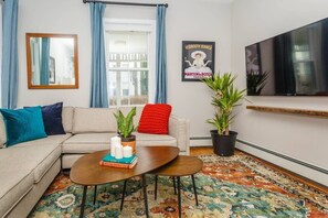 Unclassified image, 2 of 20, button