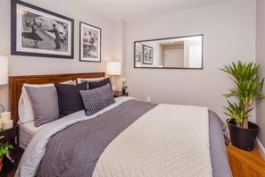 Unclassified image, 3 of 20, button