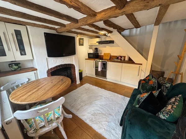 House | 1 bedroom - The Snug - From 130 Per Night (Henley-on-Thames)