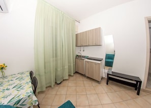 Iron/ironing board, free WiFi, wheelchair access
