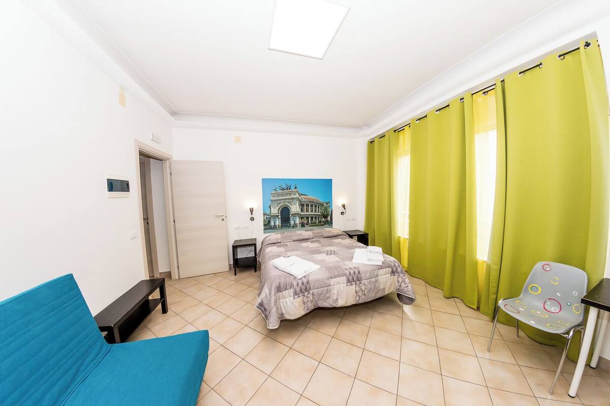 Iron/ironing board, free WiFi, wheelchair access