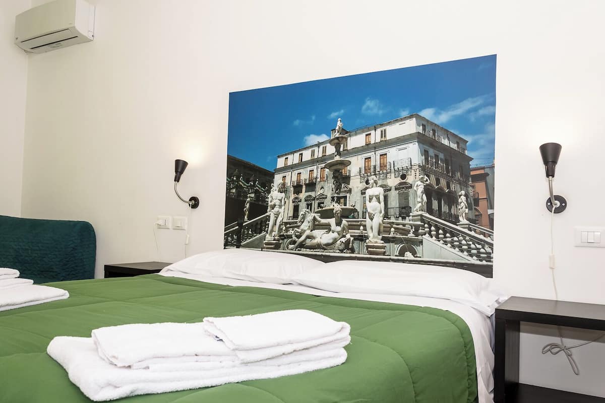Deluxe Double Room | Iron/ironing board, free WiFi, bed sheets, wheelchair access