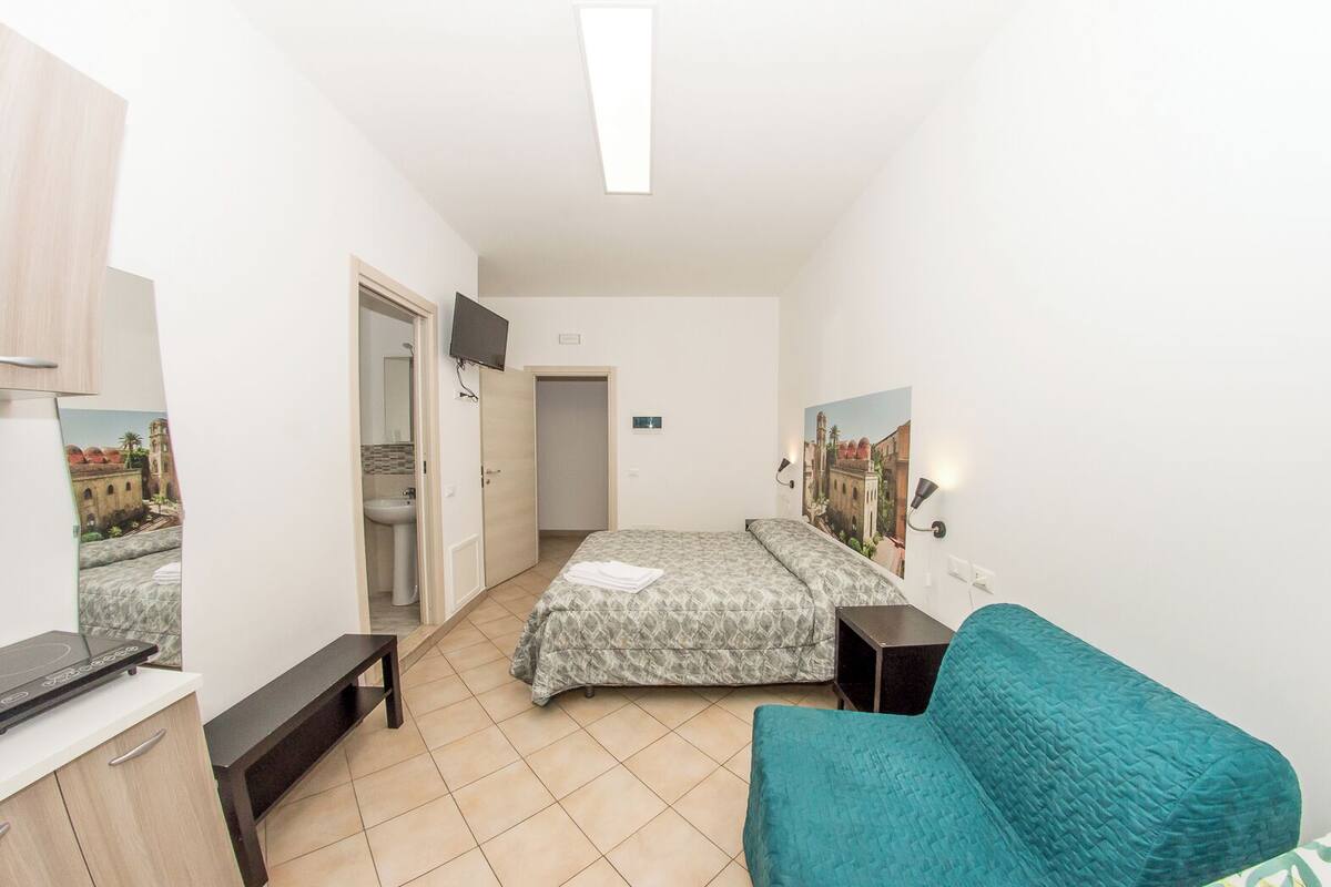 Iron/ironing board, free WiFi, wheelchair access