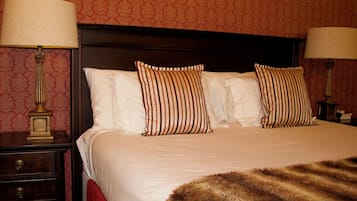 Deluxe Chalet, Patio, Garden View | Premium bedding, individually decorated, individually furnished