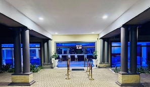 2 bares o lounges, bar junto a la alberca