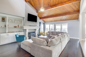 House (3 Bedrooms) | Interior
