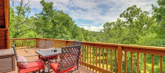 3,000 Sq Ft + Game Room: Ozarks Serenity Cabin!