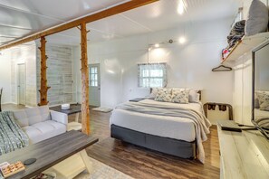Apartment (0 Bedroom) | Interior