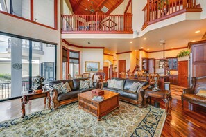 House (3 Bedrooms) | Interior - Waterfront Stunner: Effortless Elegance in Naples! (Naples)