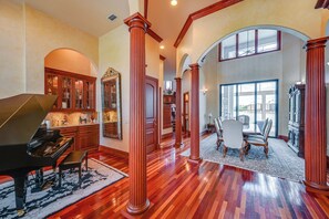House (3 Bedrooms) | Interior - Waterfront Stunner: Effortless Elegance in Naples! (Naples)