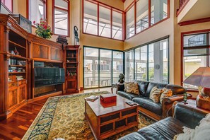 House (3 Bedrooms) | Interior - Waterfront Stunner: Effortless Elegance in Naples! (Naples)