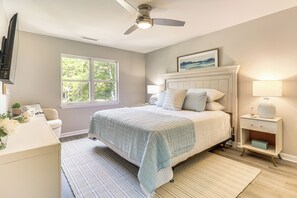 House (4 Bedrooms) | Interior - Newly Renovated Home in Oak Island! (Oak Island)