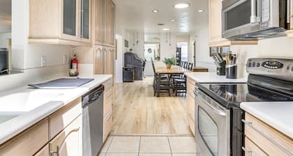 9 Mi to Joshua Tree NP: Yucca Valley Home w/ Pool