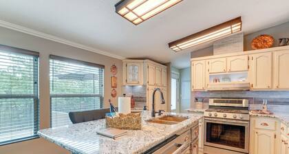 Outdoor Kitchen + Hot Tub: Table Rock Lake House