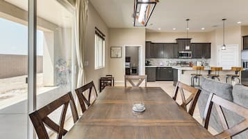 Nhà (3 Bedrooms) | Nội thất