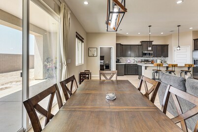 3 Mi to Colorado River: New-build Family Home!