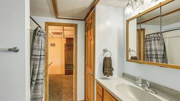 Cottage (2 Bedrooms) | Interior