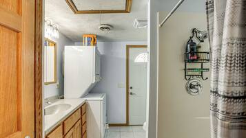 Cottage (2 Bedrooms) | Interior