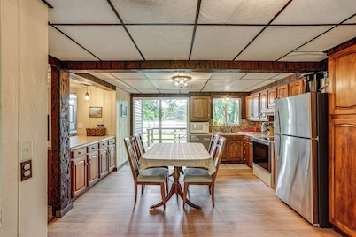 Lakefront Home w/ Deck: Central Michigan Escape!