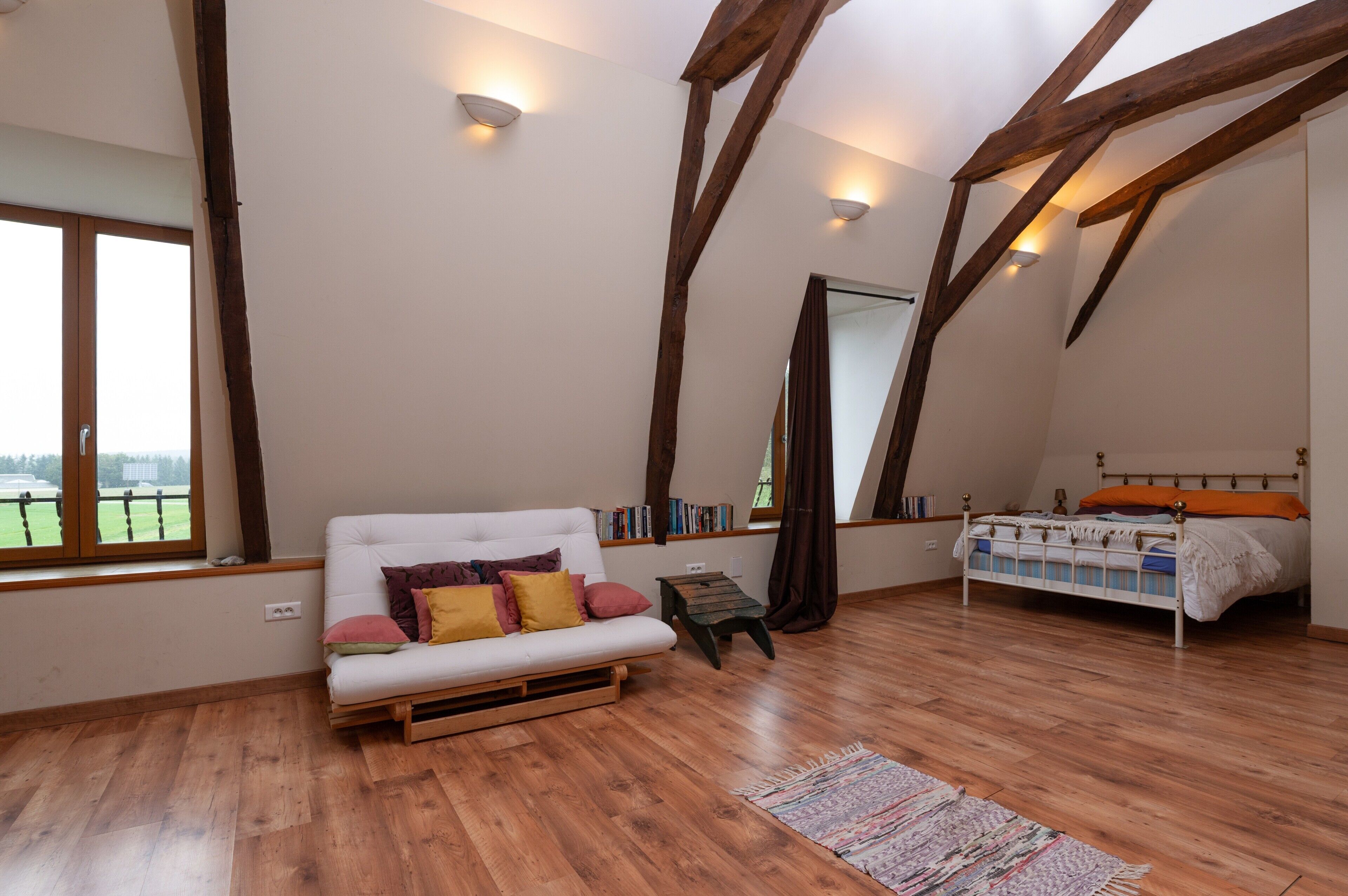 4 slaapkamers, een strijkplank/strijkijzer, wifi, beddengoed