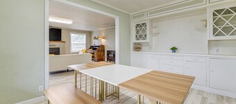 해변까지 도보 거리: 스미스 리버에 있는 데크가 있는 아늑한 집!