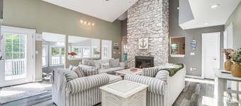 Wallenpaupack Lake Estates: Luxe & Spacious Home