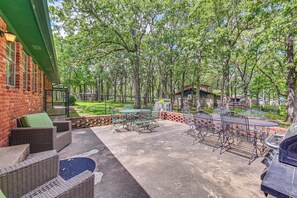 House (4 Bedrooms) | Interior - Home w/ Lake Texoma View, Game Room & Bar (Mead)