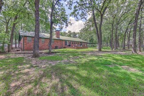 House (4 Bedrooms) | Interior - Home w/ Lake Texoma View, Game Room & Bar (Mead)