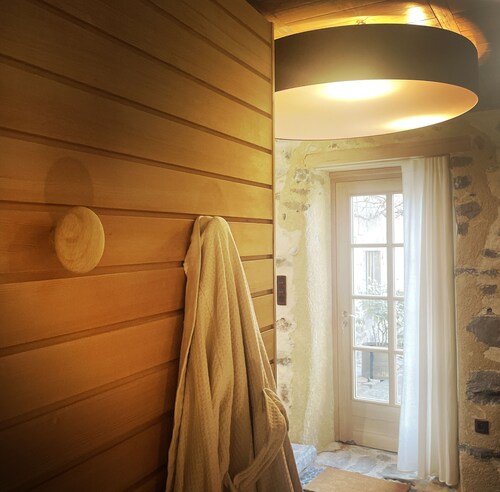 Nature break in the monk's room, wellness area on site!