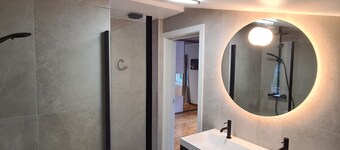Cozy Room with Private Bath in DT Serene Villa near Oslo | Lillestrøm K4