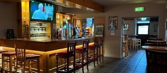 Cortoon Inn, Family Room 1 (1DBL +2SGL)