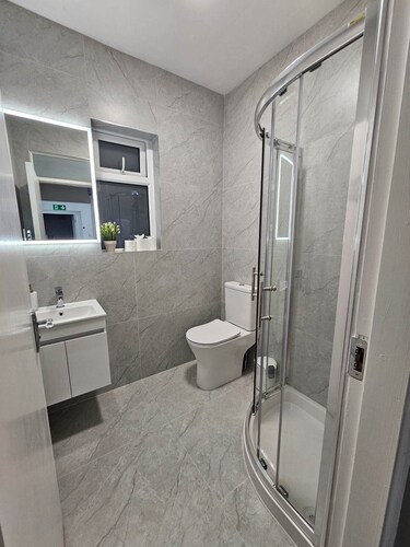 Cortoon Inn, Triple Room 2 (1 DBL + 1SGL)