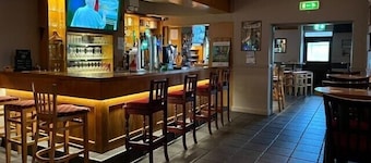 Cortoon Inn, Triple Room 2 (1 DBL + 1SGL)