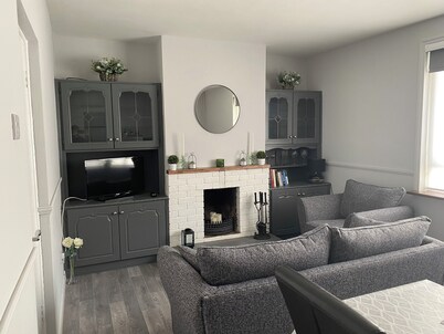 Cortoon Inn, Double Room 5 (1 DBL)