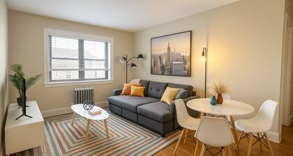 Charming 1-bedroom apt walk to Train and DownTown area with WiFi, AC