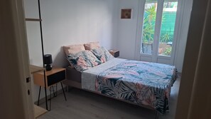 1 sovrum och sängkläder