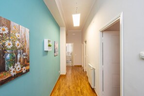 Interior - House Dafal by Rentbeat (Guidonia Montecelio)