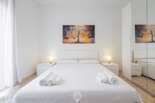 2 chambres, fer et planche à repasser